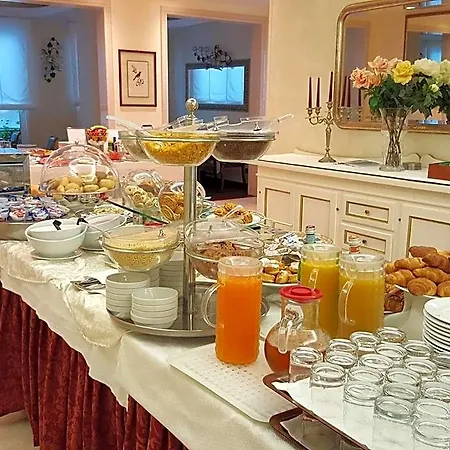 Helios Hotel